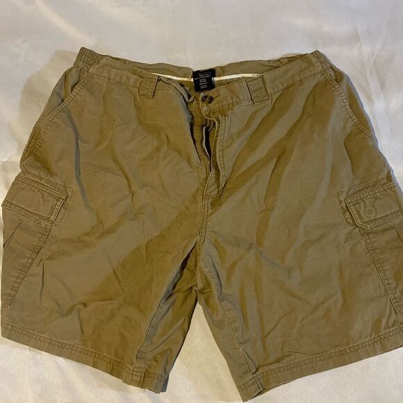 Men's Tan Cargo Shorts - Picture 1 of 3